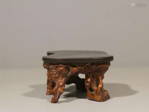 Burl embedded rosewood plate baseSize: 6 cm high, 11 cm long...