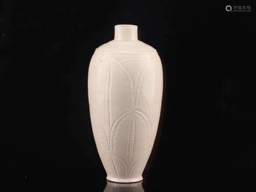 carved porcelain vaseSize: 30.3 cm diameter 4.4 cm bottom di...