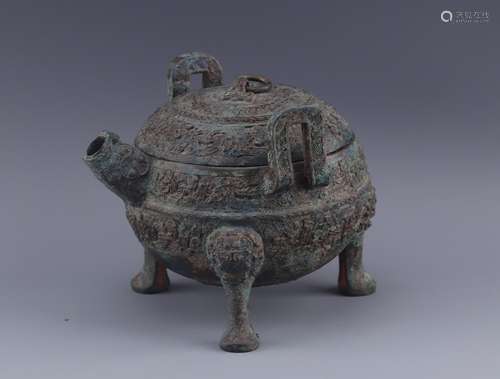 The oldbronze three-legged tripodSize: 15.3 cm diameter, 11....