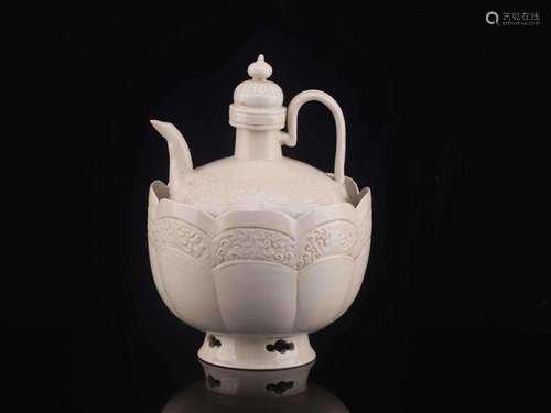 The oldporcelain bottleSize: high 26 cm, abdominal diameter ...