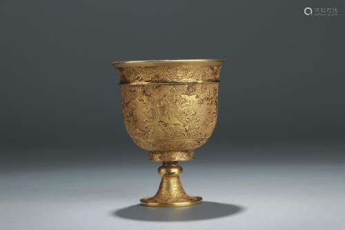 Hunting: copper and gold cupSize: high 8 cm wide and 6 cm we...