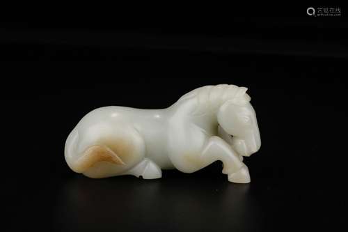 Furnishing articles, hotan jade lying horsesSize: 13 * 4.5 *...