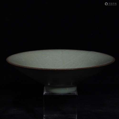 Official porcelain hat to bowl 5 x15. 6