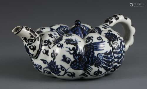, blue and white chicken potSize, high 8.5 26.2 17.3 cm wide...