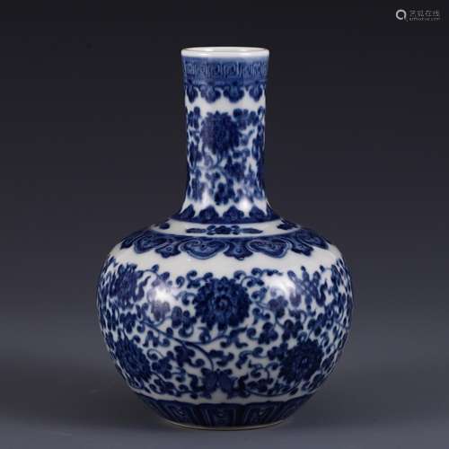 Blue and white flowers, bottleSize, 19.5 12.5 cm in diameter...