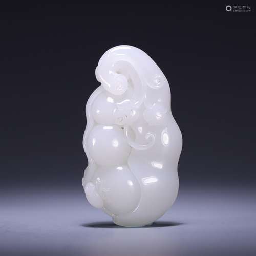 , hetian jade pods, size: 7.0 * * * * 3.9 1.7 cm, 59.3 g!