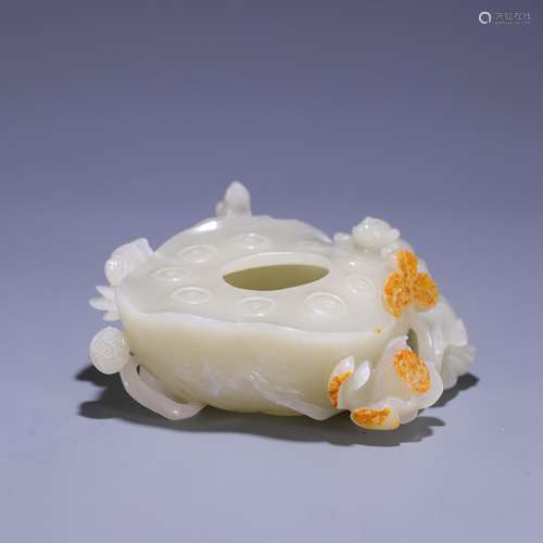 And hetian jade lotus water jar, size: 12.8 * * * * 10.3 4.7...