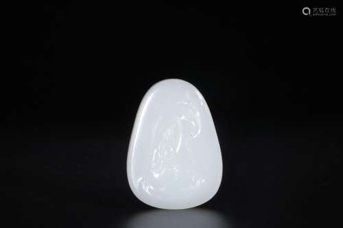 : hetian jade goddess of mercySize: 6.2 cm wide and 4.5 x 1....