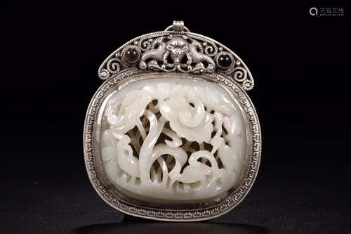 , silver inlaid jade pendantSize: 7.3 * 7.8 * 1 cm, weight 8...