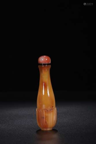 Snuff bottles, agate, lotus decorative patternSize: 8.6 cm h...