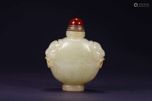 Hetian jade double beast ear snuff bottles.The jade is exqui...