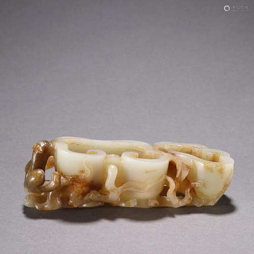 CHINESE HETIAN JADE RUYI-FORM BRUSH WASHER WITH CARVED '...