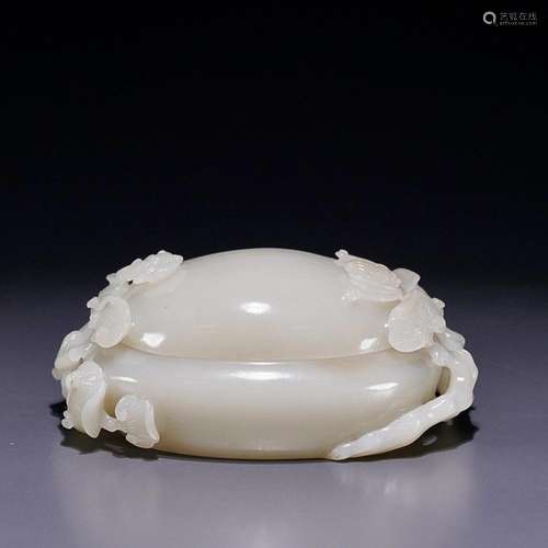 CHINESE HETIAN JADE COVERED BOX WITH CARVED 'BAT AND GAN...