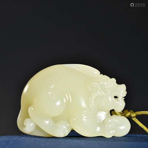 CHINESE HETIAN YELLOW JADE AUSPICIOUS BEAST