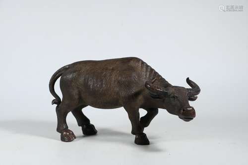 Purple cow furnishing articlesSize: 28 cm long, 14.8 cm high...