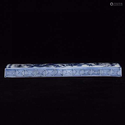 Blue and white dragon paperweight x24.8 2.3 cm