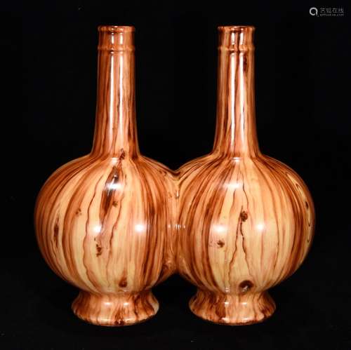 Wood grain glaze double bottle, 19 by 18 x 10.5 cm