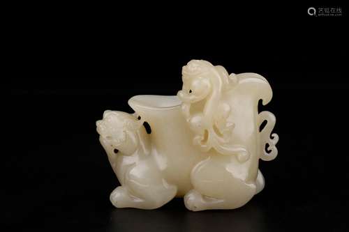 And hetian jade longnu gobletSize: 11 * 6 * 10 cm weight: 46...