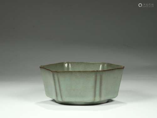 Brother: imitation glaze six-party washSize: 7.5 cm high bot...