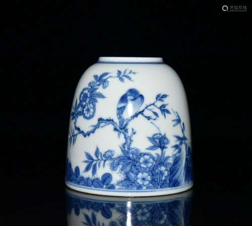 Blue and white flower on water jar x8cm 7.7 3000