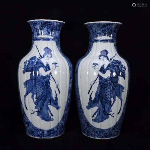 Cui grain baggage bottles of a pair of blue and white mago b...