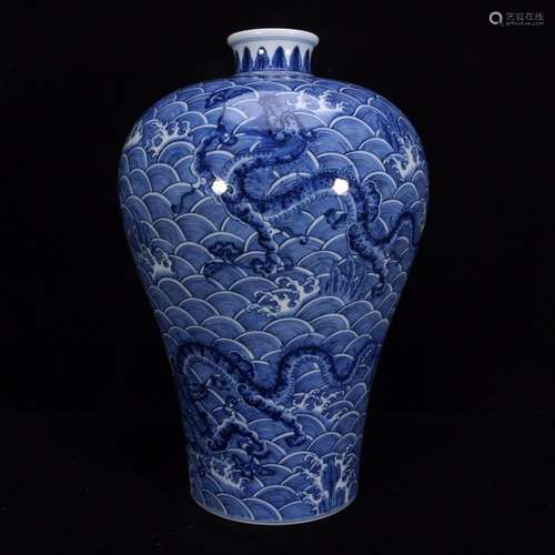 Blue and white dragon bottle24 * 38 cm8800