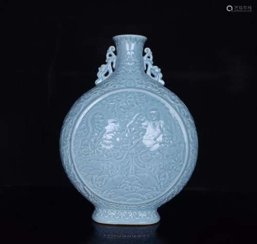 Powder blue glaze carving dragon on bottle;36.5 x28;84700899...