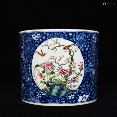 Blue and white flower medallion and grain brush pot17.5 * 20...