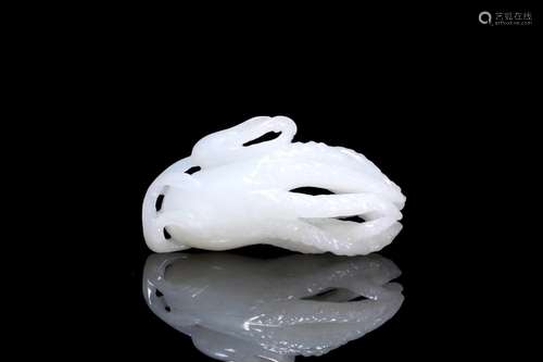 Hetian jade bergamot carved pieces, jade is exquisite, white...