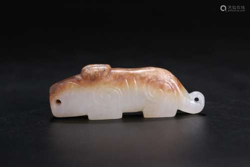 Ancient jade pig juicy carvings, the jade is exquisite, ooze...