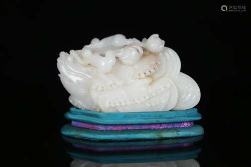 Hetian jade carved pieces of fish, hetian jade, carp, spirit...