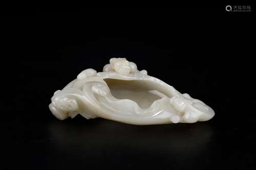 And hetian jade longnu water jarSize: 13 x 8 x 3 cm weight: ...