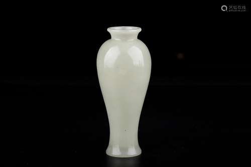 , hotan yu-mei bai bottleSize: 14 cm high weight: 135 gIn ho...