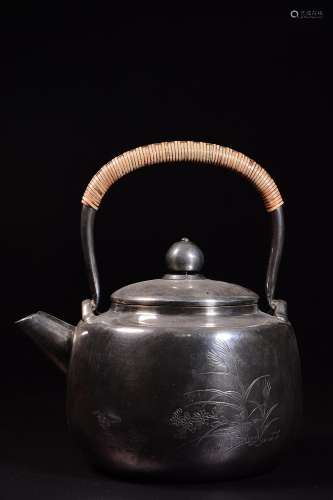 Five lang saburo hand-cut silver pot15 cm tall, 14 cm long, ...