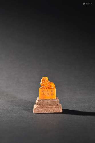 CHINESE TIANHUANG STONE SEAL WITH 'AUSPICIOUS BEAST'...