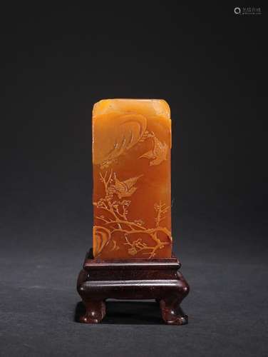 CHINESE TIANHUANG STONE SEAL WITH CARVED 'MAGPIE AND PRU...