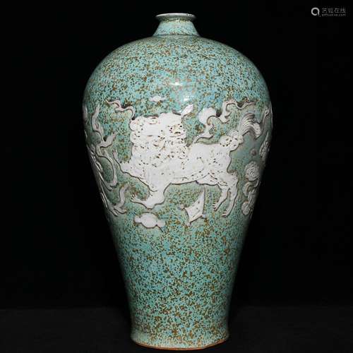 CHINESE TURQUOISE-GLAZED MEIPING VASE DEPICTING 'LION...