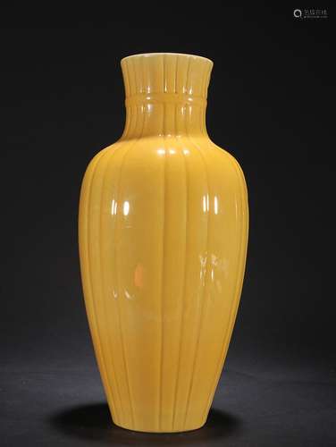 CHINESE YELLOW-GLAZED VASE, 'QING QIANLONG' MARK