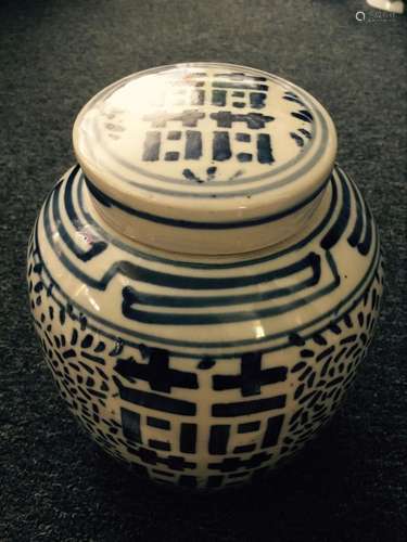 Chinese blue and white porcelain, the total height of 24 cm.