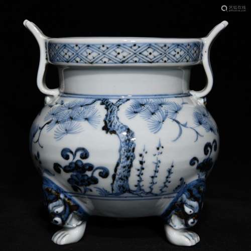 Blue and white shochiku MeiWen ears furnace, 14.6 cm high 12...