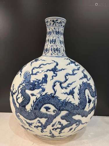 Yong xuan blue-and-white YunLongWen flat bottles