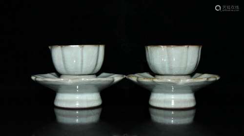 Longquan tea leaf, a pair of 8.6 x13.5 cm