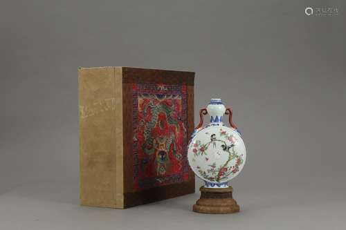 , "" powder enamel grain garlic vase with a ribbon...