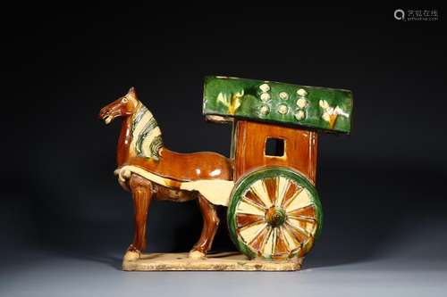 Three-color chariots and horses figurinesSize 32.5 40.3 13.5...