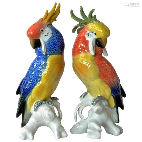 Karl Ens, pair of porcelain cockatoos, 1900 - 1919.