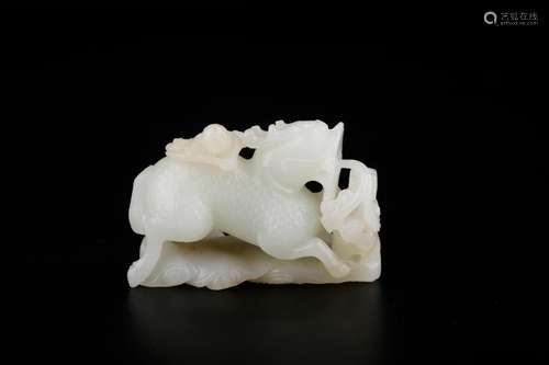 , hotan jade kirin Zi piecesSize: 9 * 3.5 * 6 cm weight: 215...