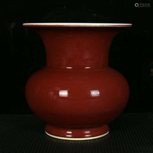 The red glaze slag bucket17 cm high 16.6 cm in diameter