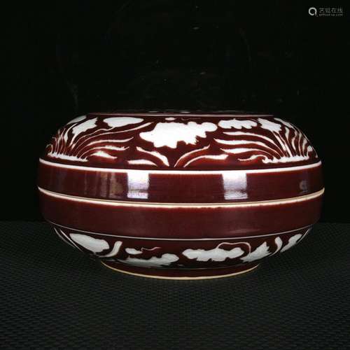 The red glaze carved white flower fish algae grain fruit box...