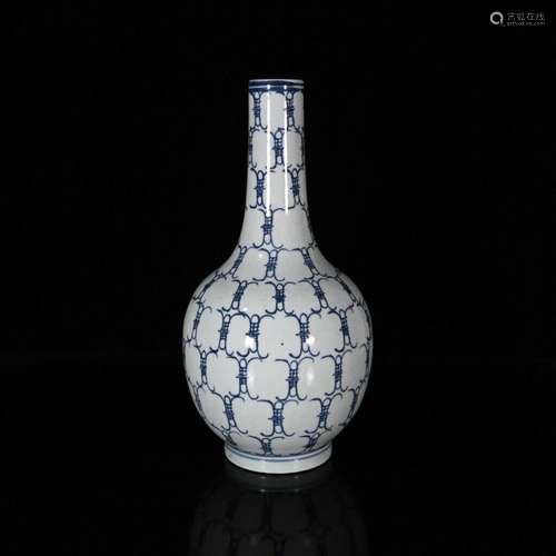 Chinese Porcelain Handmade Exquisite Vase 21322