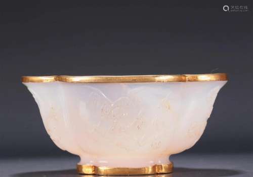 A Wonderful Agate Gold-Mounted 'Flower' Bowl